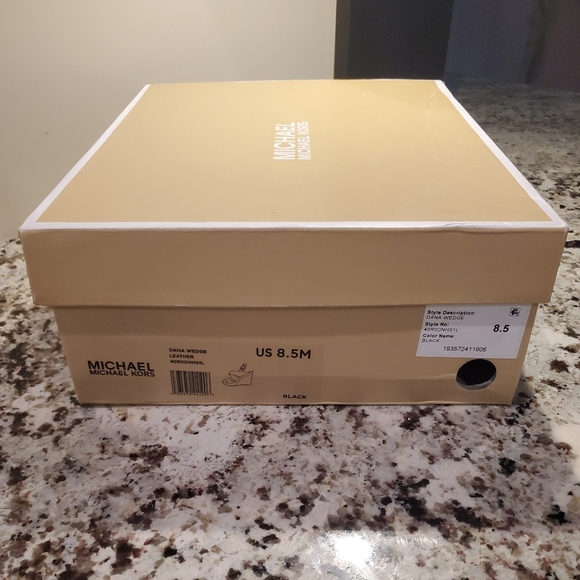 Michael, Michael Kors wedge size 8.5 - Picture 7 of 9